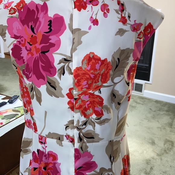 Dress - Picture 4 of 5